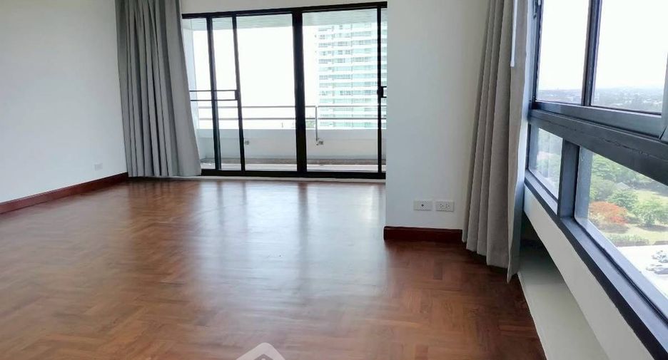 À louer 3 chambres condo à Sattahip, Chonburi