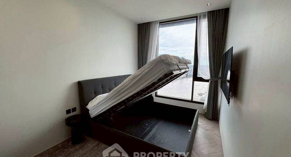 For rent 2 bedrooms condo in Khlong San, Bangkok