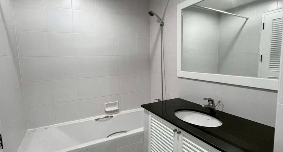 For rent 1 bed condo in Watthana, Bangkok