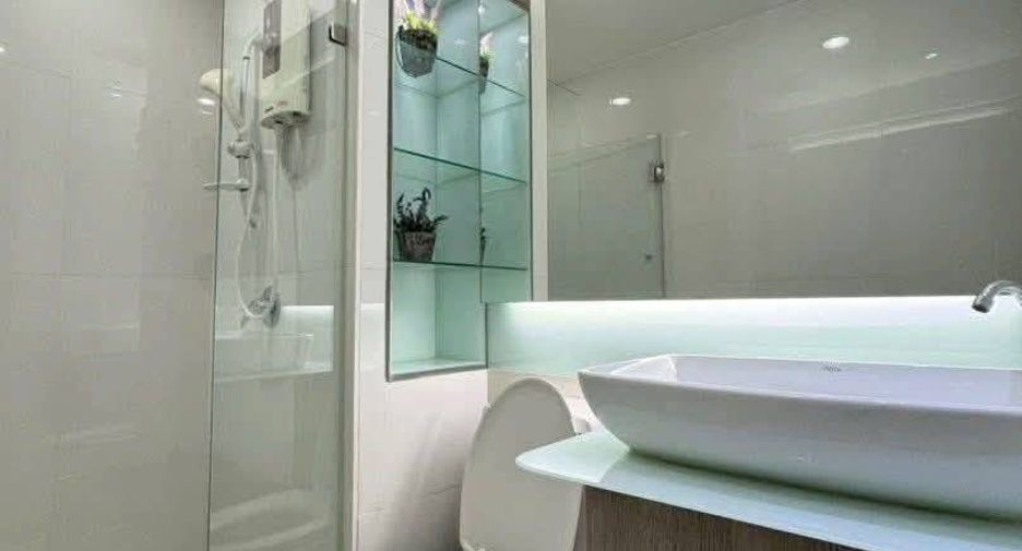 For rent 2 bedrooms condo in Bangkok Noi, Bangkok