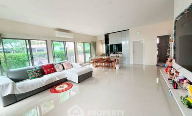 Haus zur Miete mit 4 Zimmer in Saphan Sung, Bangkok