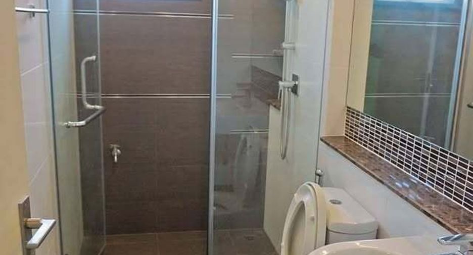 For rent 4 bedrooms house in Bang Phli, Samut Prakan