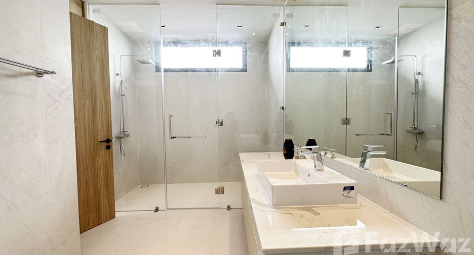 For sale 3 bedrooms villa in Mueang Phuket, Phuket