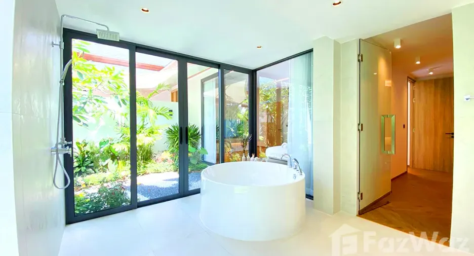 For sale 3 bedrooms villa in Mueang Phuket, Phuket