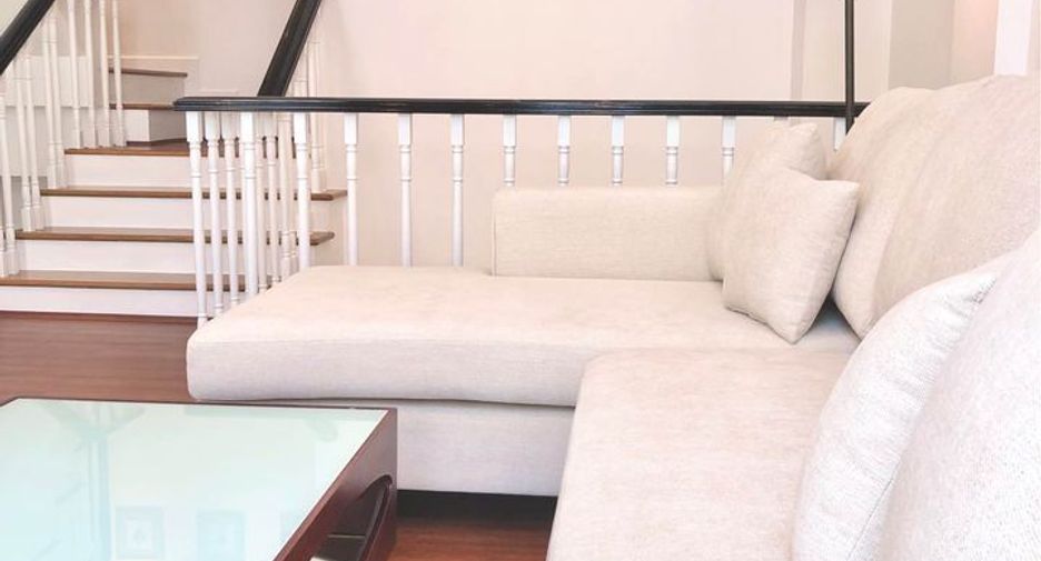For rent 3 bedrooms townhouse in Lat Phrao, Bangkok