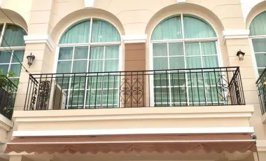 For rent 3 bedrooms townhouse in Lat Phrao, Bangkok