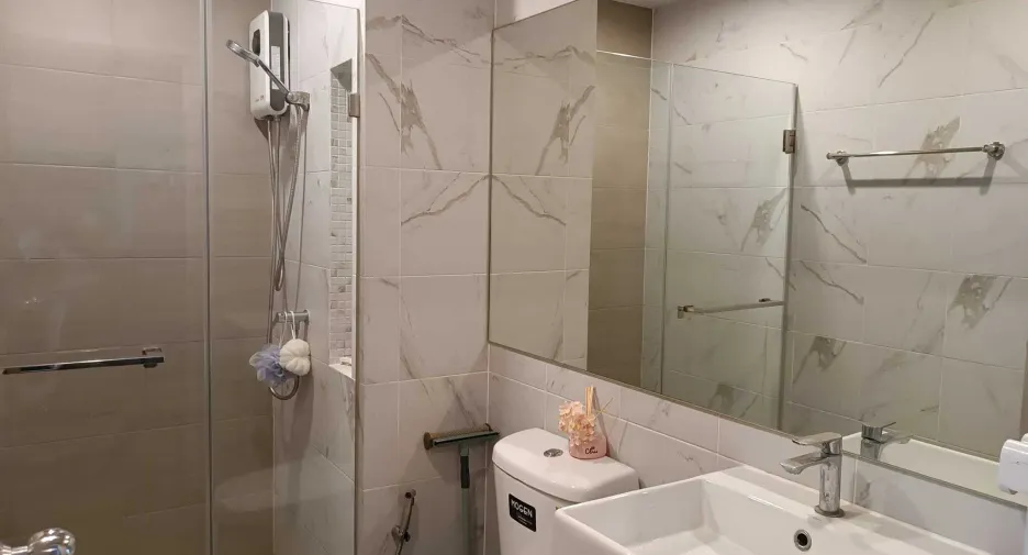 Продажа 1 кровать кондо в Хуаи Кхщанг, Бангкок