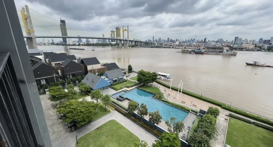 For rent 2 bedrooms condo in Rat Burana, Bangkok