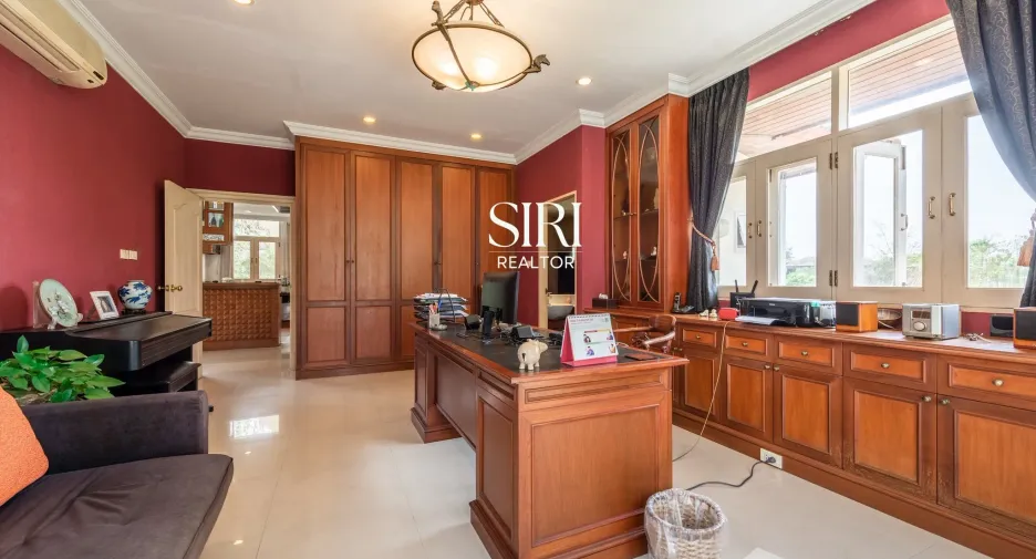 Haus zum Kauf mit 4 Zimmer in Bang Na, Bangkok
