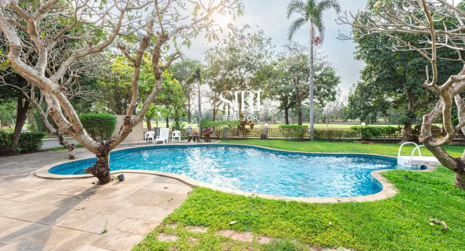 Haus zum Kauf mit 4 Zimmer in Bang Na, Bangkok