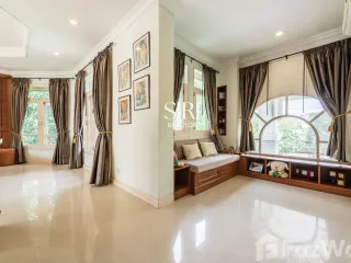 For sale 4 bedrooms house in Bang Na, Bangkok