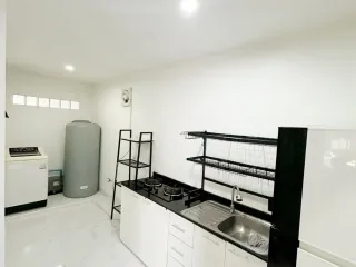 Haus zur Miete mit 3 Zimmer in Bang Phli, Samut Prakan