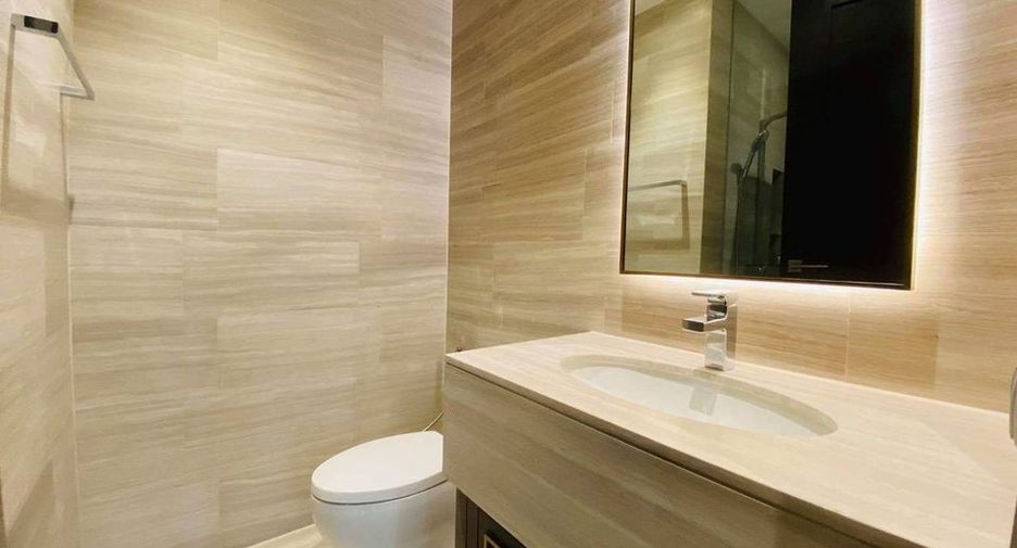 For rent 2 bedrooms condo in Khlong Toei, Bangkok