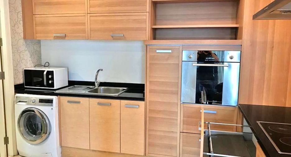 Wohnung zur Miete mit 3 Zimmer in Khlong Toei, Bangkok