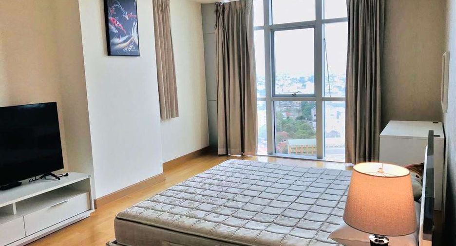 Wohnung zur Miete mit 3 Zimmer in Khlong Toei, Bangkok
