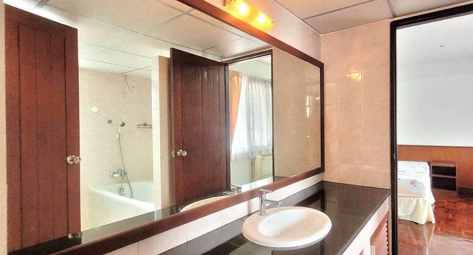 À louer 2 chambres condo à Khlong Toei, Bangkok