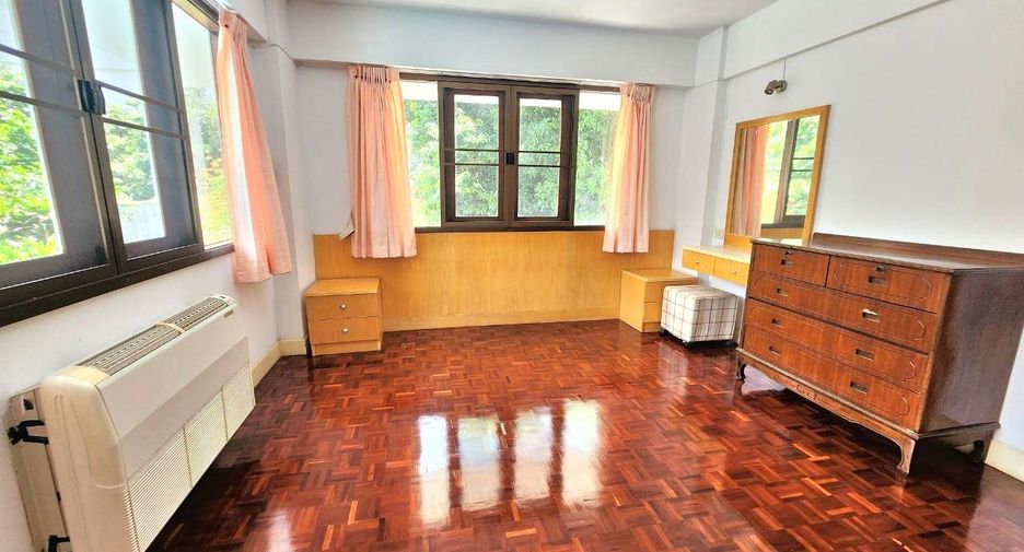 À louer 3 chambres condo à Khlong Toei, Bangkok
