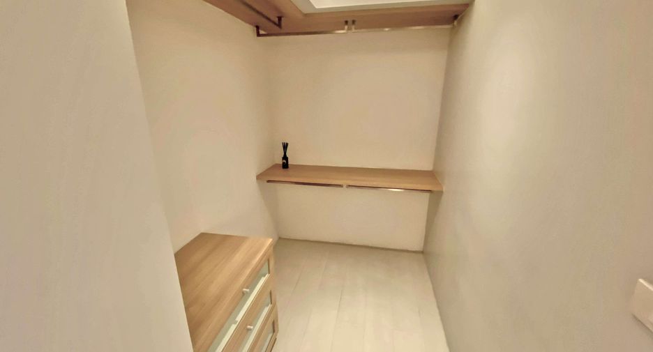 Wohnung zur Miete mit 1 Zimmer in Pathum Wan, Bangkok