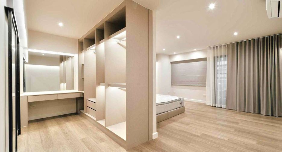For rent そして for sale 5 ベッドルーム townhouse in Khlong Toei, Bangkok