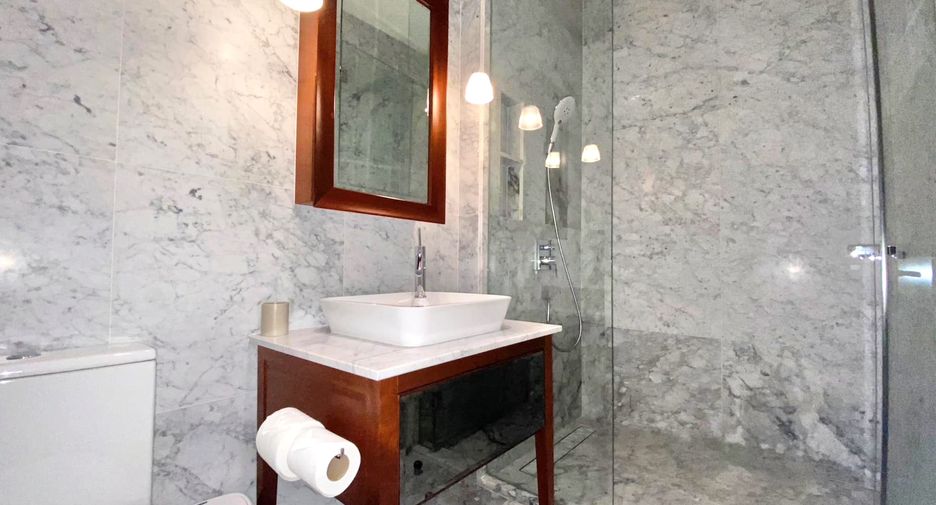 For rent and for sale 2 bedrooms condo in Watthana, Bangkok