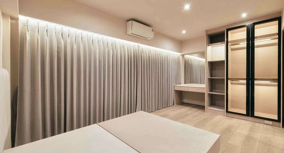 For rent そして for sale 5 ベッドルーム townhouse in Khlong Toei, Bangkok