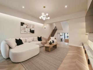 For rent そして for sale 5 ベッドルーム townhouse in Khlong Toei, Bangkok