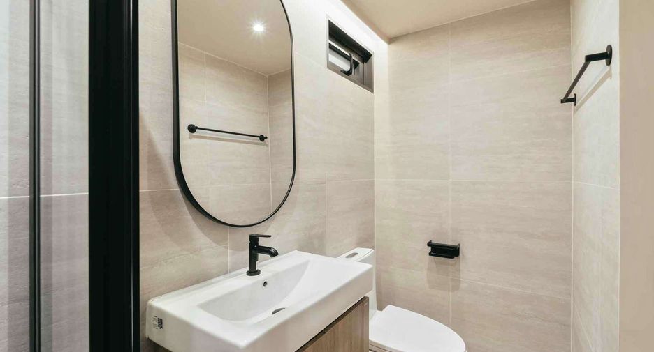 For rent そして for sale 5 ベッドルーム townhouse in Khlong Toei, Bangkok