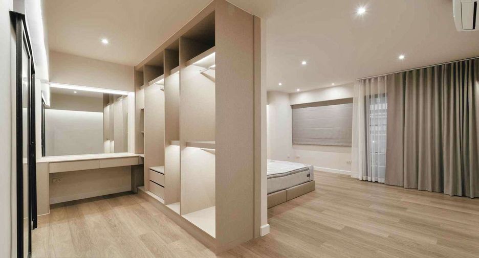 For rent そして for sale 5 ベッドルーム townhouse in Khlong Toei, Bangkok