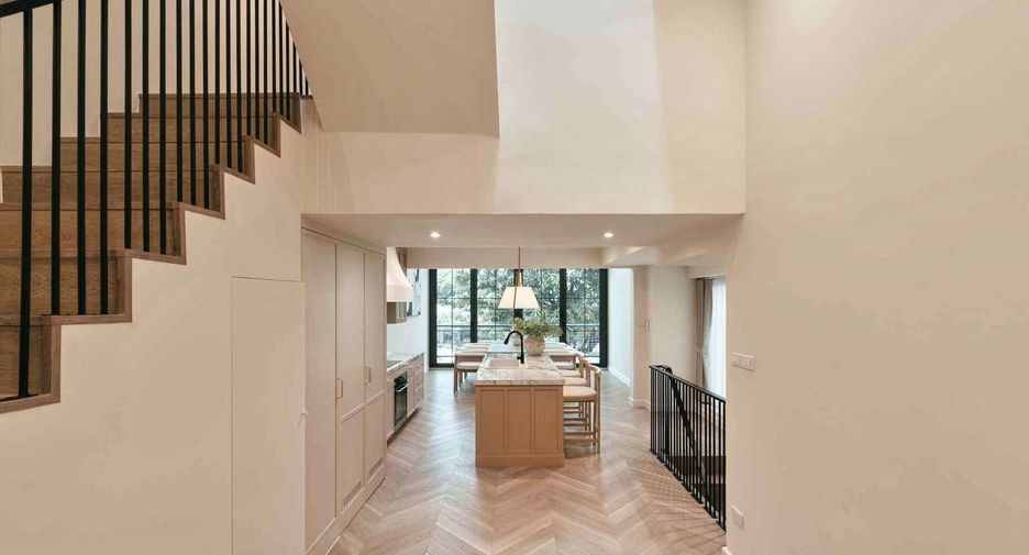 For rent そして for sale 5 ベッドルーム townhouse in Khlong Toei, Bangkok