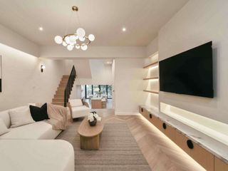 For rent そして for sale 5 ベッドルーム townhouse in Khlong Toei, Bangkok