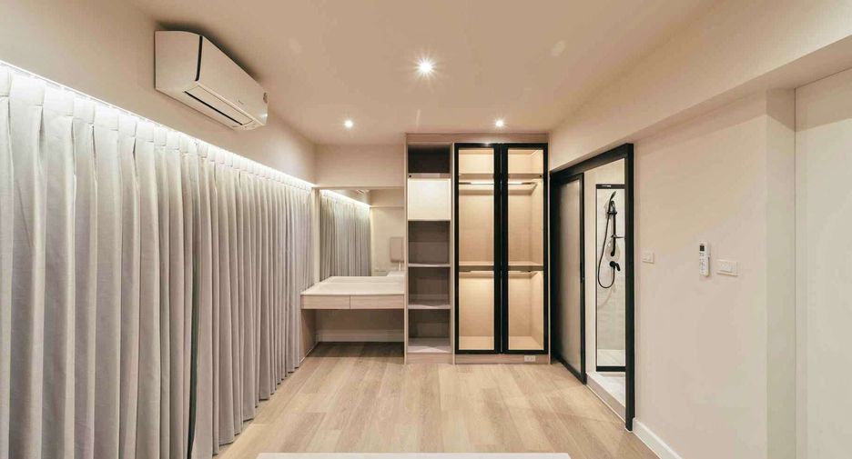 For rent そして for sale 5 ベッドルーム townhouse in Khlong Toei, Bangkok