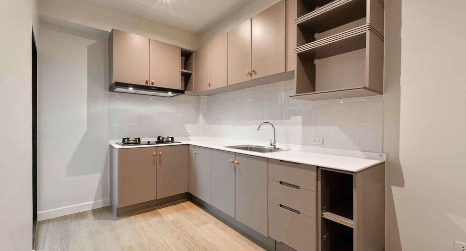 For rent そして for sale 5 ベッドルーム townhouse in Khlong Toei, Bangkok