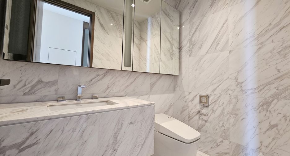For rent 2 bedrooms condo in Watthana, Bangkok