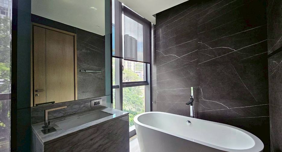For rent 2 bedrooms condo in Watthana, Bangkok