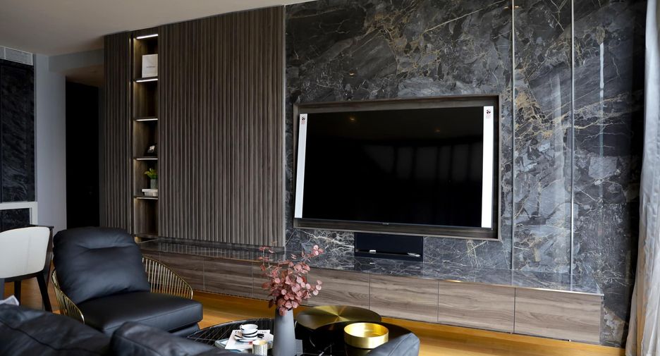 For rent 2 bedrooms condo in Khlong Toei, Bangkok