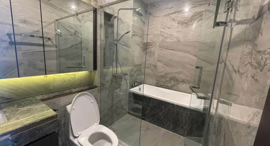 For rent 1 bed condo in Khlong Toei, Bangkok