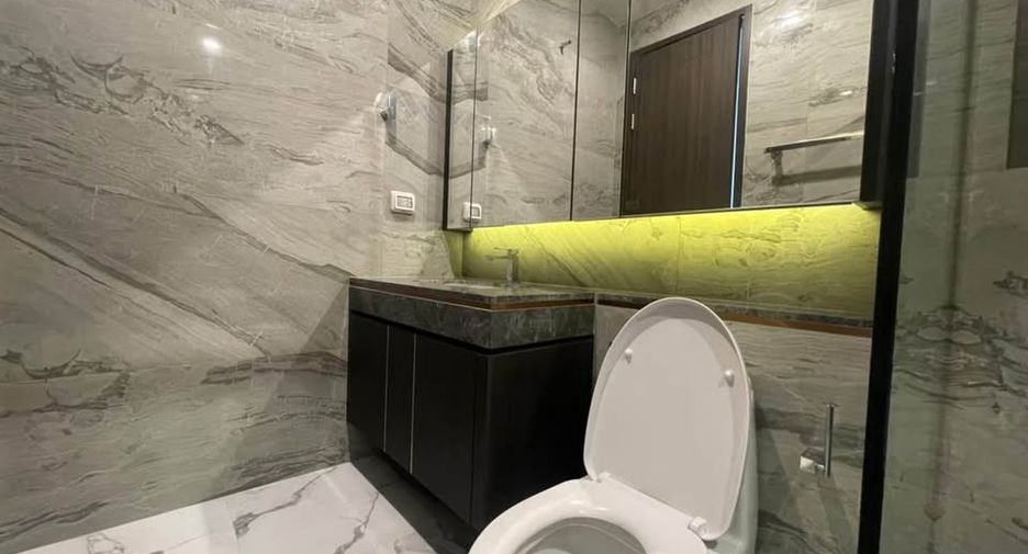 For rent 1 bed condo in Khlong Toei, Bangkok