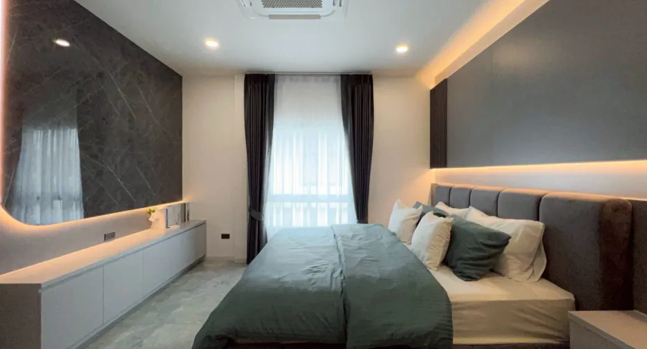 For sale 5 bedrooms villa in Jomtien, Pattaya