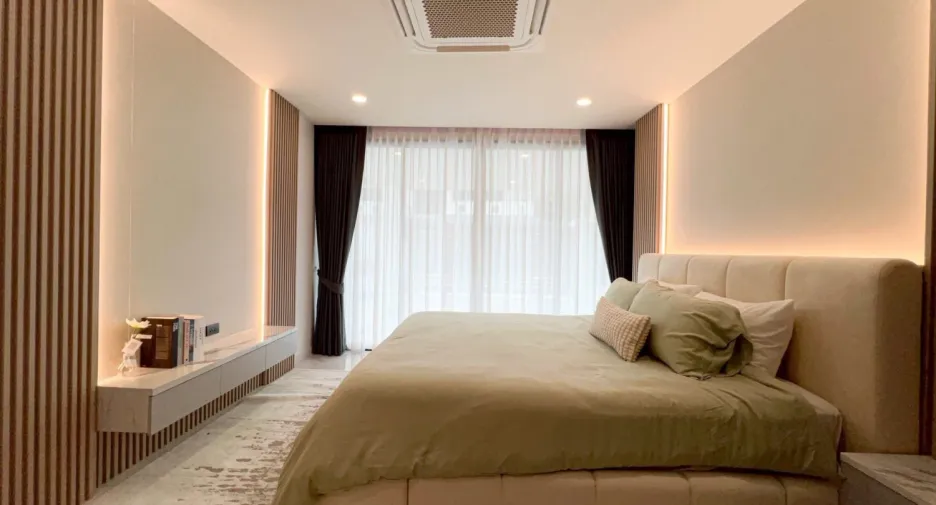 For sale 5 bedrooms villa in Jomtien, Pattaya