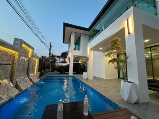 出售 5 卧室 别墅 在 Bang Lamung, Chon Buri
