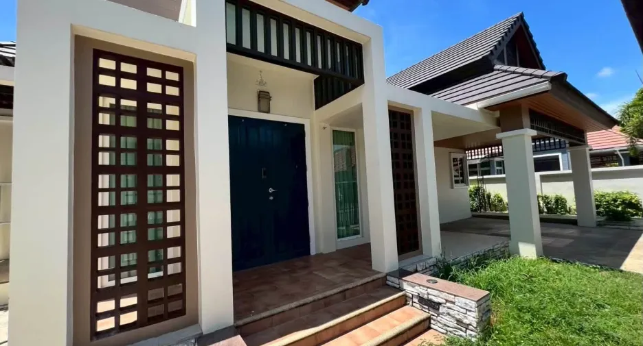 À louer 3 chambres maison à Bang Lamung, Chonburi