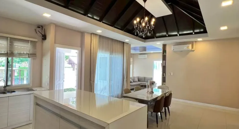À louer 3 chambres maison à Bang Lamung, Chonburi