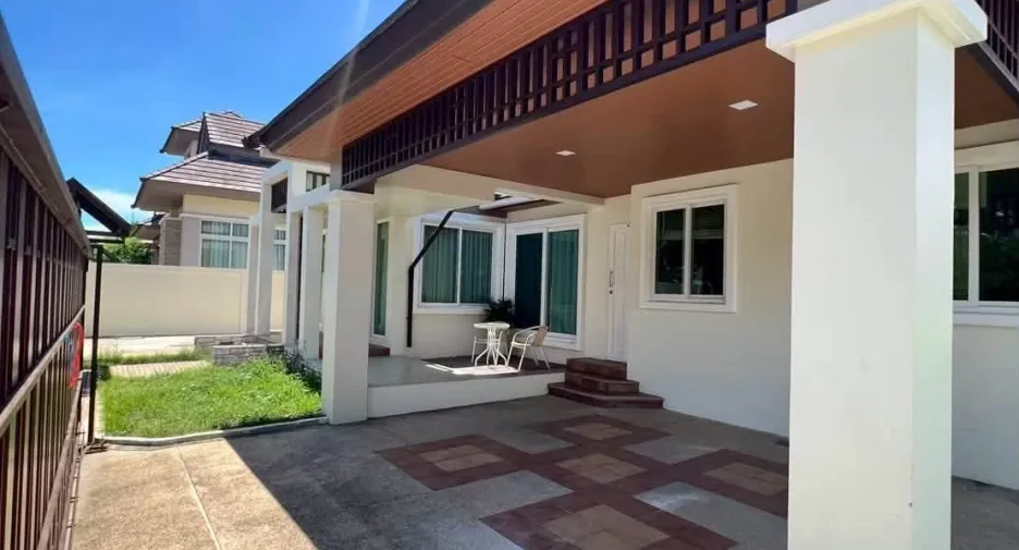 À louer 3 chambres maison à Bang Lamung, Chonburi