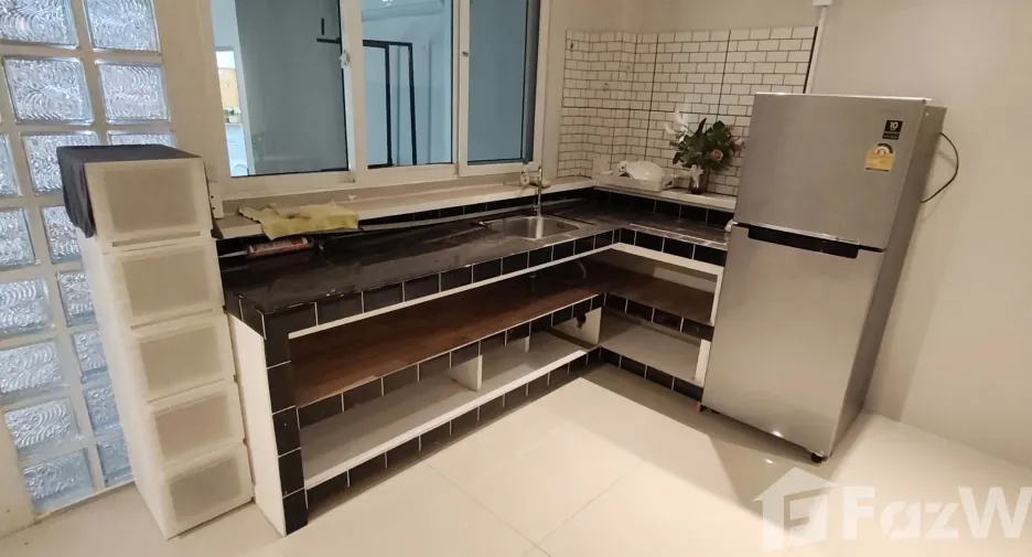 Condo en alquiler de 2 habitaciones en Mueang Sakon Nakhon, Sakon Nakhon
