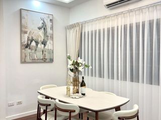 Reihenhaus zur Miete mit 4 Zimmer in Huai Khwang, Bangkok