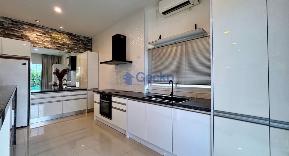 For sale 5 bedrooms house in Huay Yai, Pattaya
