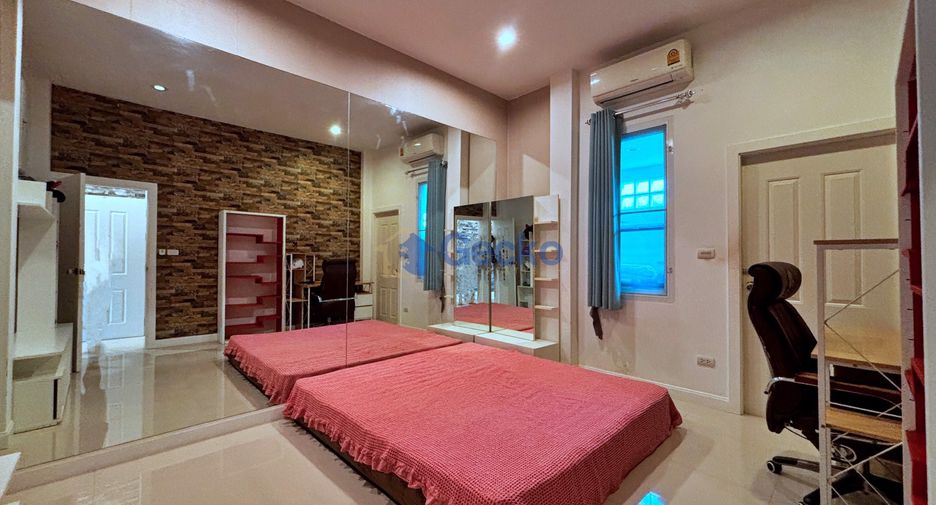 For sale 5 bedrooms house in Huay Yai, Pattaya