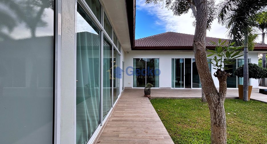 For sale 5 bedrooms house in Huay Yai, Pattaya