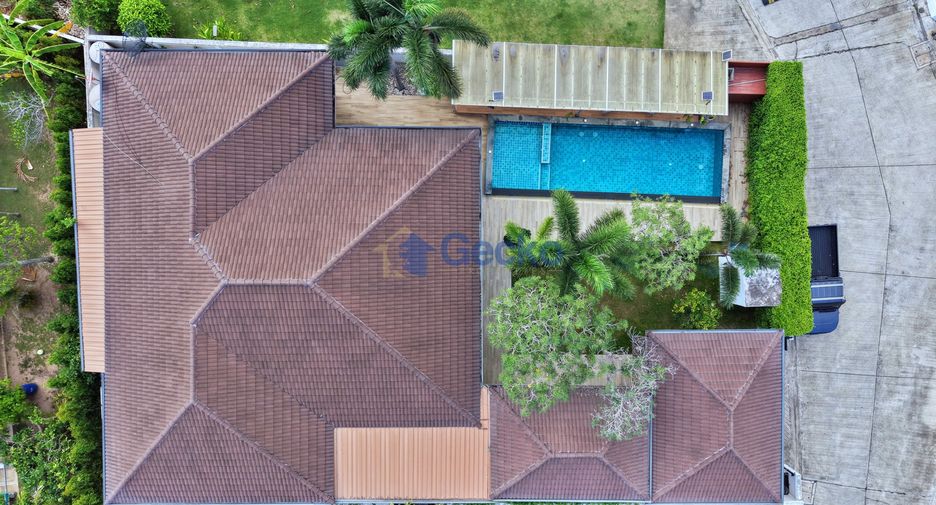For sale 5 bedrooms house in Huay Yai, Pattaya