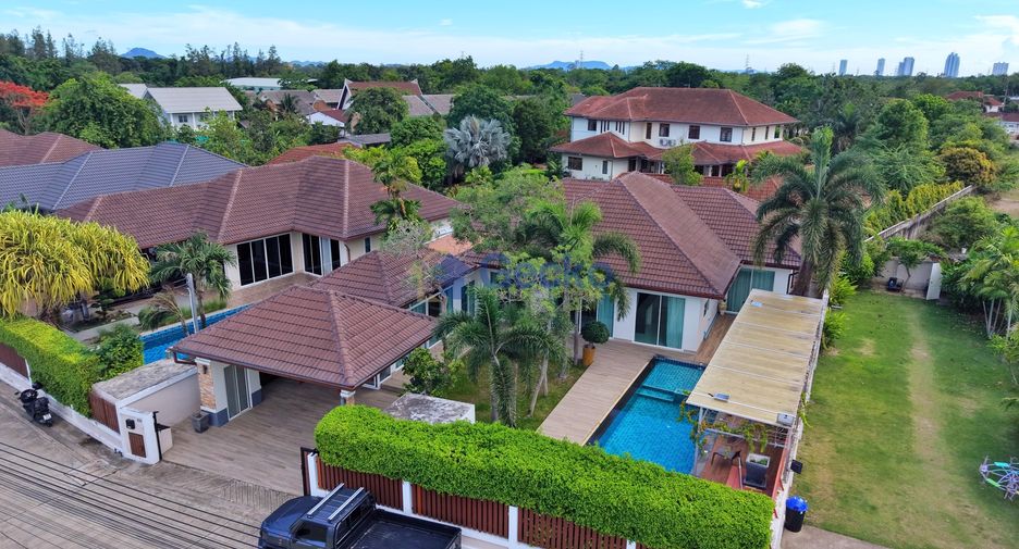 For sale 5 bedrooms house in Huay Yai, Pattaya